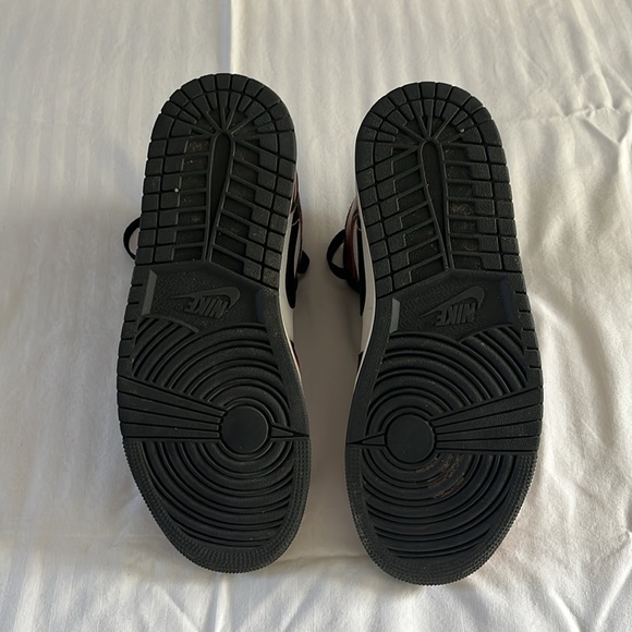 Nike Air Jordan 1 Retro Mid Men’s 7.5 Red Black White - Picture 4 of 8